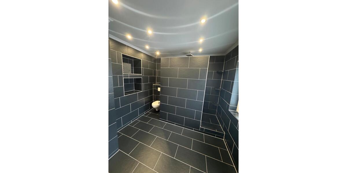 Sanierte 4 Zimmer Wohnung 145qm 4 zimmer