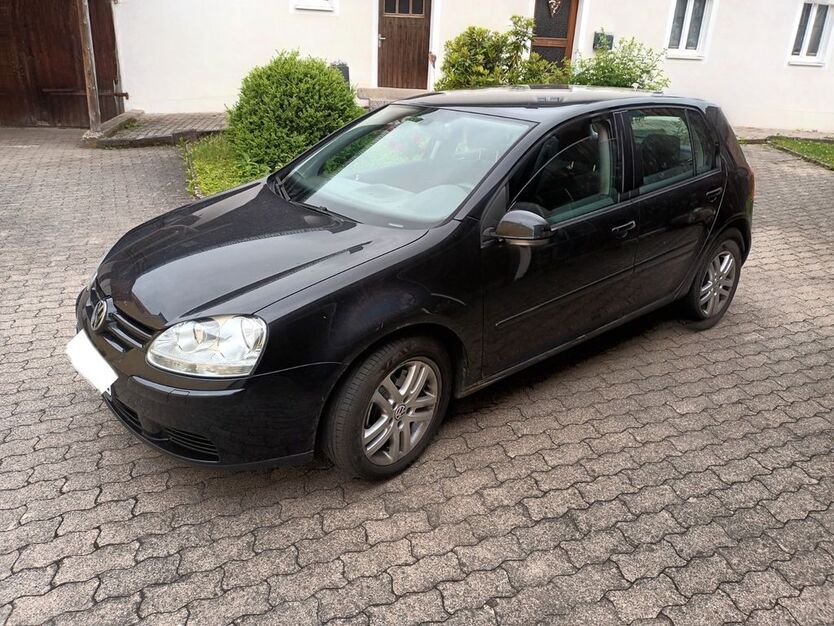 VW Golf 138.200 km 2.400 € Neusorg 95700