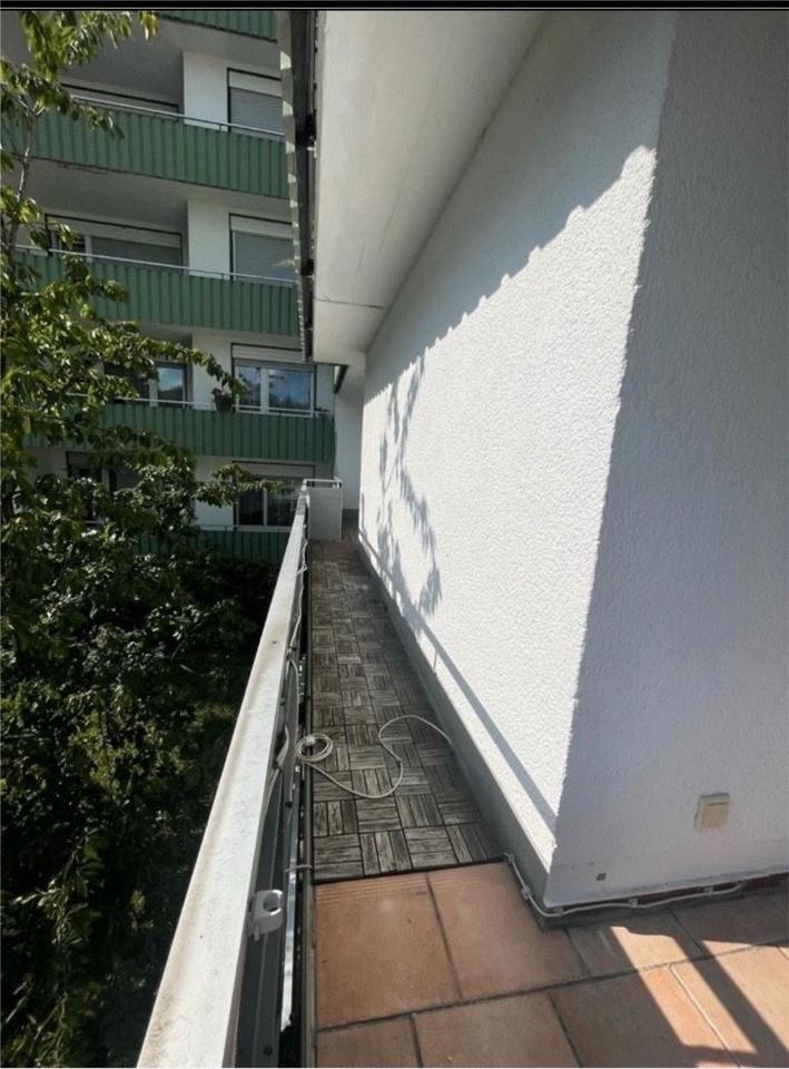 4-Zimmer Wohnung mit zwei Balkonen zu Verkaufen zimmer