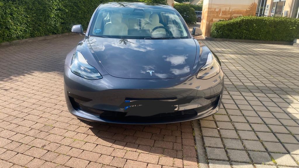 Tesla Model 3 36.750 km 29.400 &euro; Coswig 01640