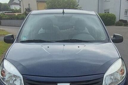 Dacia Sandero 100.000 km 1.700 &euro; Schönenberg-Kbg 66901