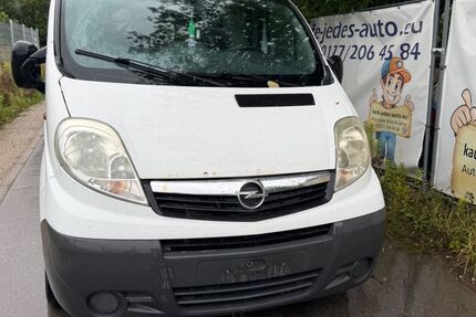 Opel Vivaro 181.230 km 1.999 &euro; München 81929