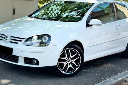 VW Golf 230.000 km 2.490 &euro; Stein 90547