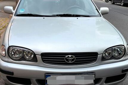 Toyota Corolla 128.000 km 2.100 &euro; Dresden 01159