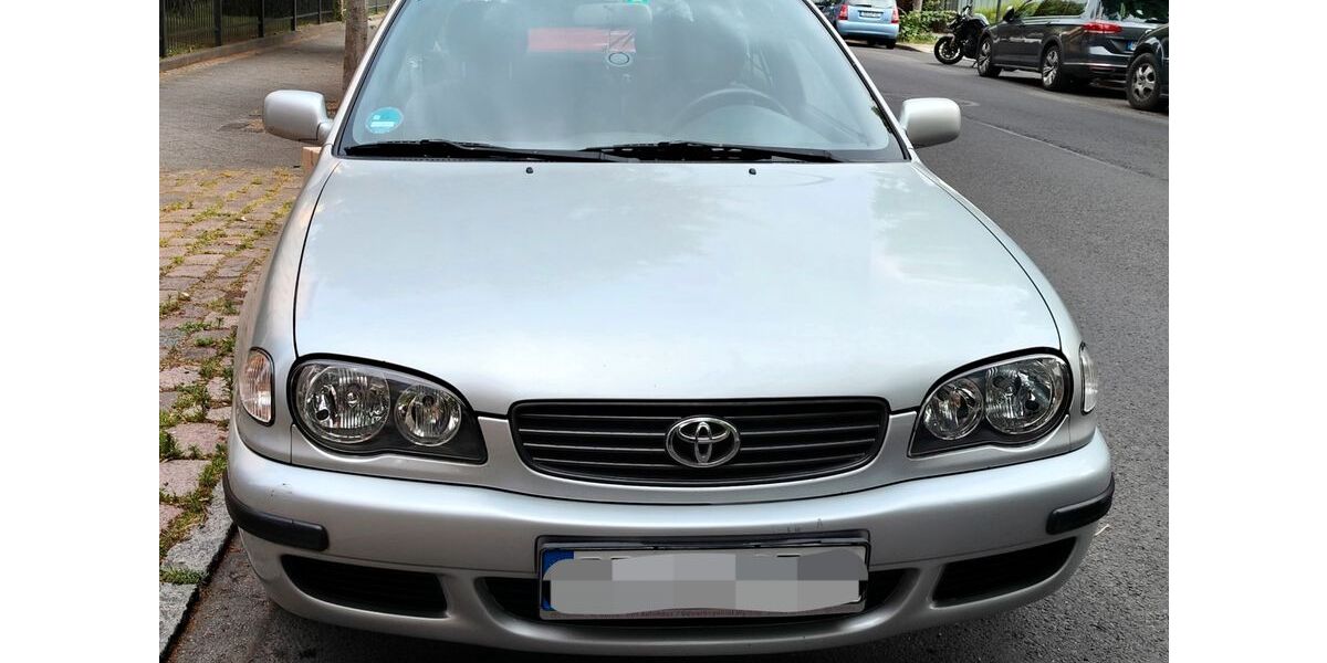 Toyota Corolla 128.000 km 2.100 &euro; Dresden 01159