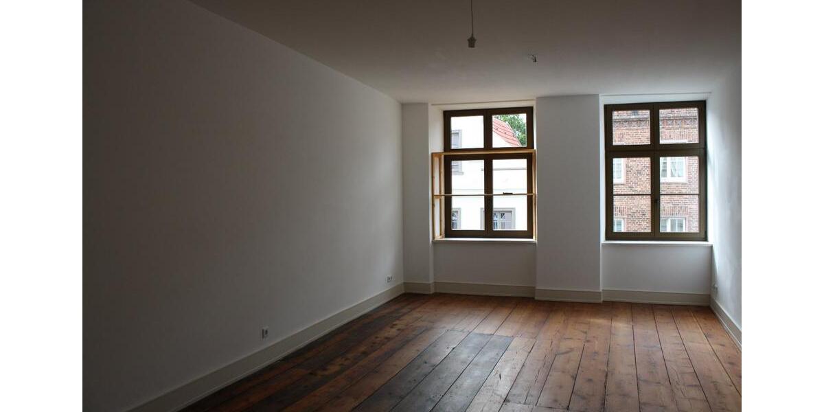 Etagenwohnung Wismar Altstadt - 3 Zimmer, 120 m&sup2;, 1.200&euro; | Angebot:26312370