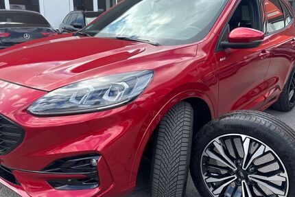 Ford Kuga 99.500 km 17.580 &euro; Düsseldorf 40549