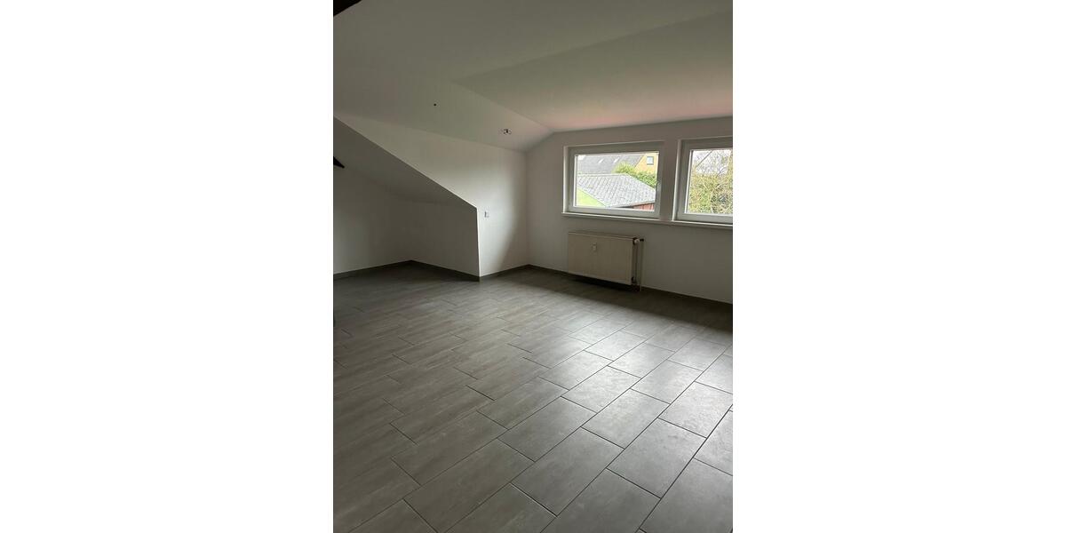 Dachgeschoßwohnung Nienhagen - 5 Zimmer, 126 m&sup2;, 1.190&euro; | Angebot:26398880