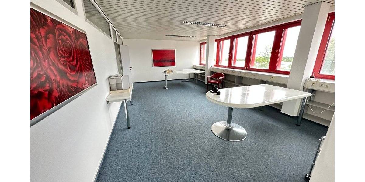 Attraktive Bürofläche im 2. OG eines hochmodernen Fitness- und Gesundheitscenters 8 zimmer