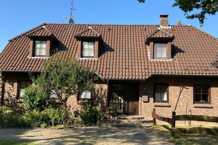 Freistehendes Einfamilienhaus auf historischem Pferdehof 6 zimmer