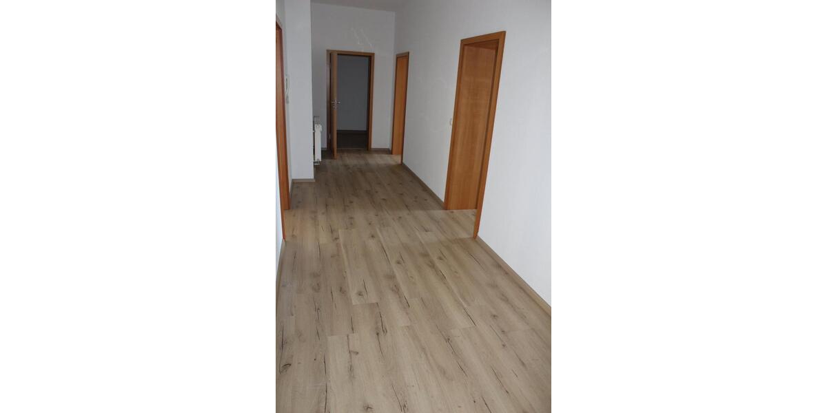 Erdgeschoßwohnung Marienberg - 3 Zimmer, 100 m&sup2;, 400&euro; | Angebot:24849892