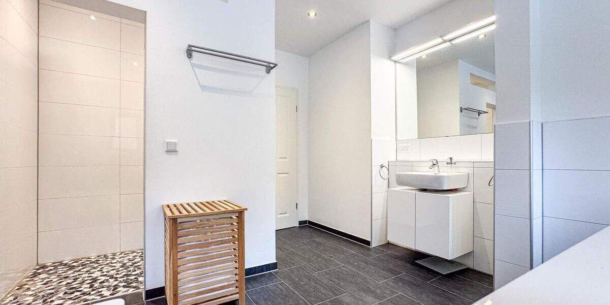 Etagenwohnung Werl Holtum - 4 Zimmer, 238 m&sup2;, 349.000&euro; | Angebot:24516953