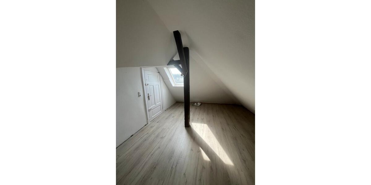 Etagenwohnung Flensburg - 3 Zimmer, 85 m&sup2;, 809&euro; | Angebot:26094605