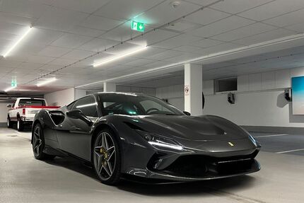 Ferrari F8 1.500 km 318.900 &euro; München 81677