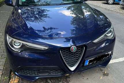 Alfa Romeo Stelvio 90.000 km 27.000 € Frankfurt Am Main 60385