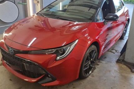 Toyota Corolla 42.623 km 19.870 &euro; Hünfeld 36088