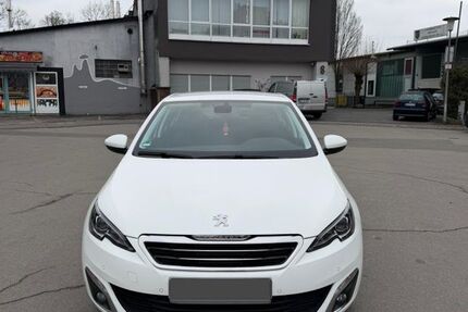 Peugeot 308 82.200 km 7.900 &euro; Rüsselsheim 65428