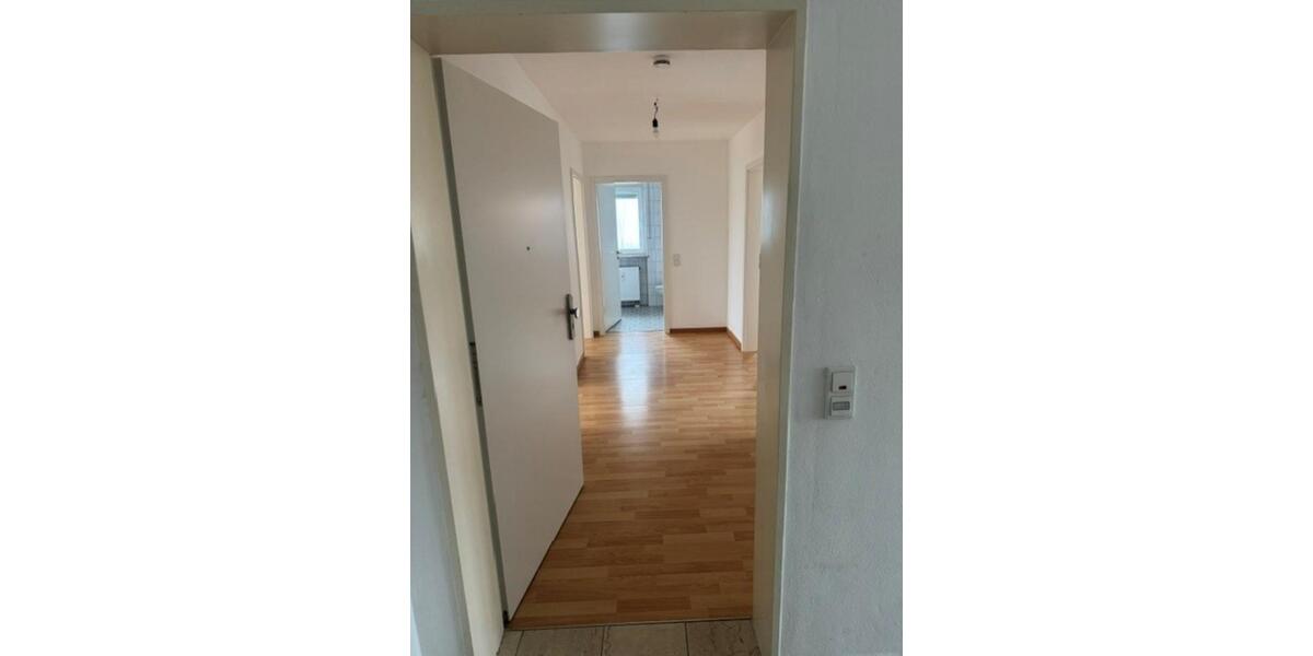Etagenwohnung Wallersdorf - 3 Zimmer, 76 m&sup2;, 760&euro; | Angebot:25378096