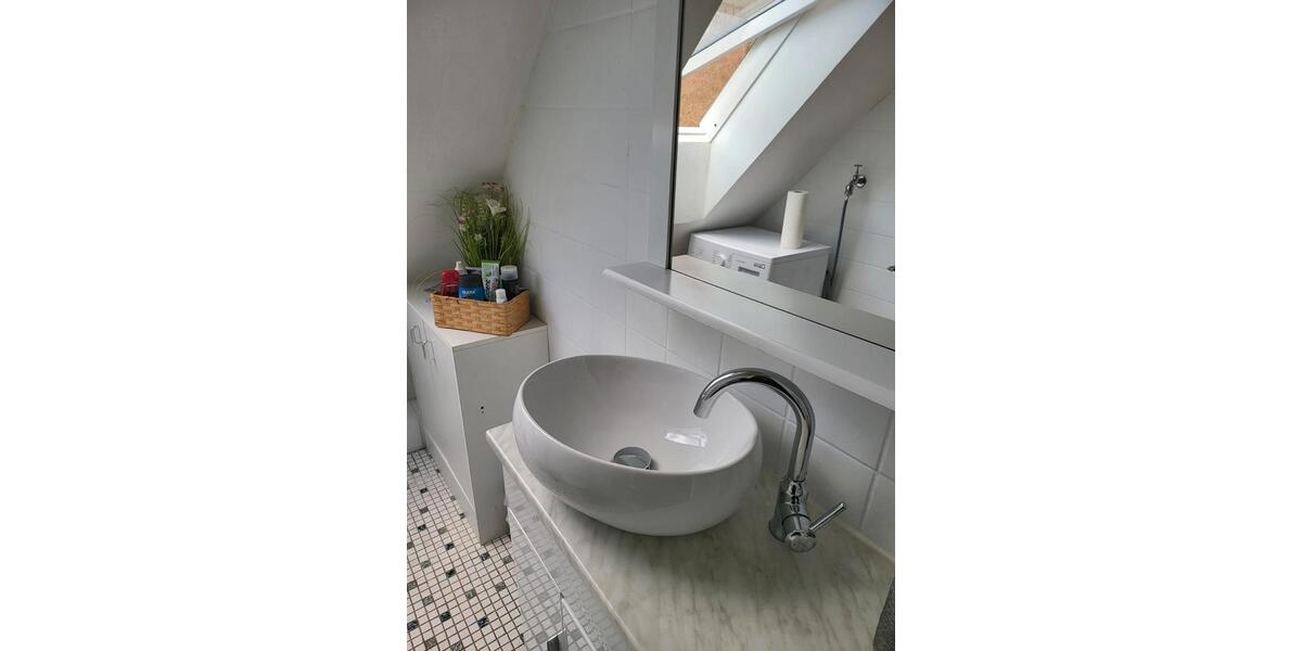 Dachgeschoßwohnung - 1 Zimmer, 25 m&sup2;, 35.000&euro; | Angebot:26840161