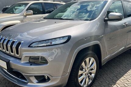Jeep Cherokee 150.000 km 13.900 € Berlin 12359