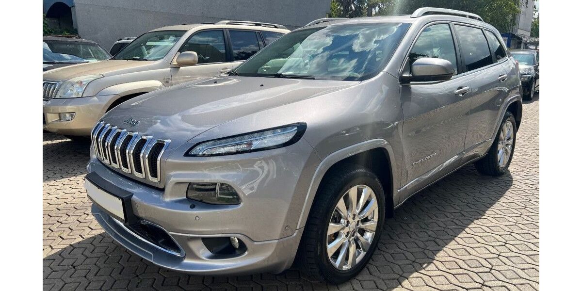 Jeep Cherokee 150.000 km 13.900 &euro; Berlin 12359