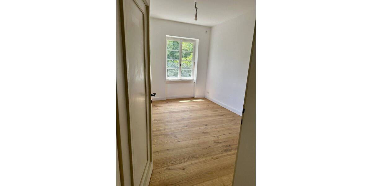 Etagenwohnung Bad Homburg Kirdorf - 5 Zimmer, 140 m&sup2;, 2.600&euro; | Angebot:26838205
