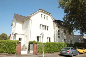 Drei Einheiten - solide vermietet - eine Chance: Kapitalanlage in Bonn - Friesdorf