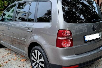 VW Touran 235.000 km 5.600 &euro; Witten 58456
