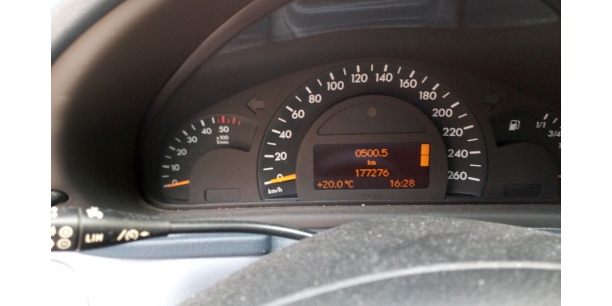 Mercedes-Benz 200 177.000 km 1.800 € Lenningen 73252