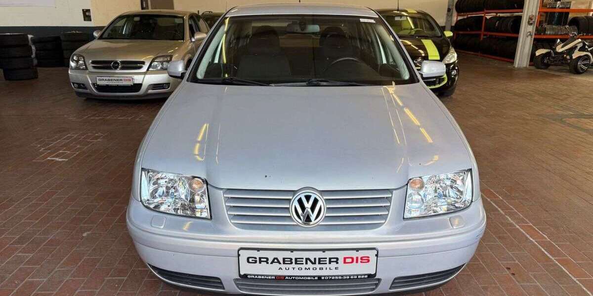 VW Bora 220.000 km 2.950 &euro; Graben-Neudorf 76676