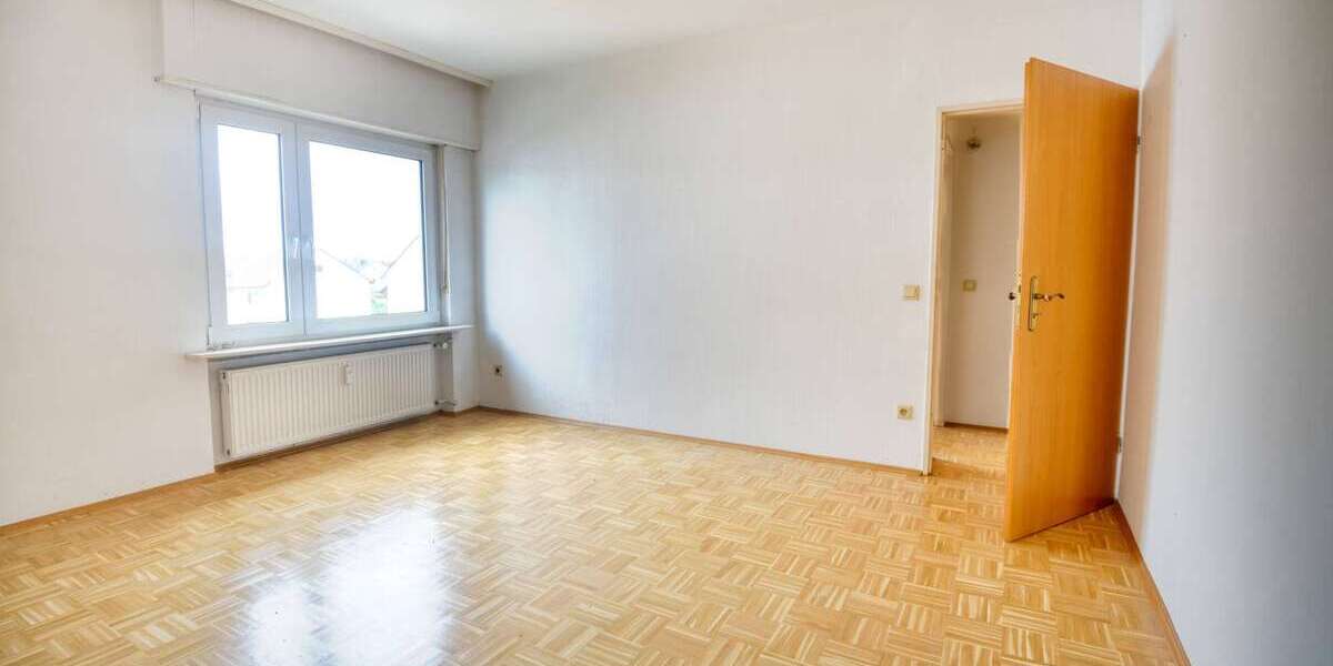 3 ZKB DG & 2 ZKB Souterrain Whg Sofort beziehbar Garage & 2 Stellplätze inkl 5 zimmer