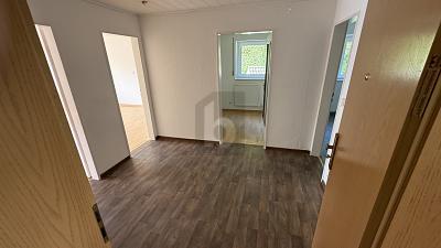 RUHIG GELEGEN, DIREKT AM WALD - Etagenwohnung Bad Urach | Angebot:27129204