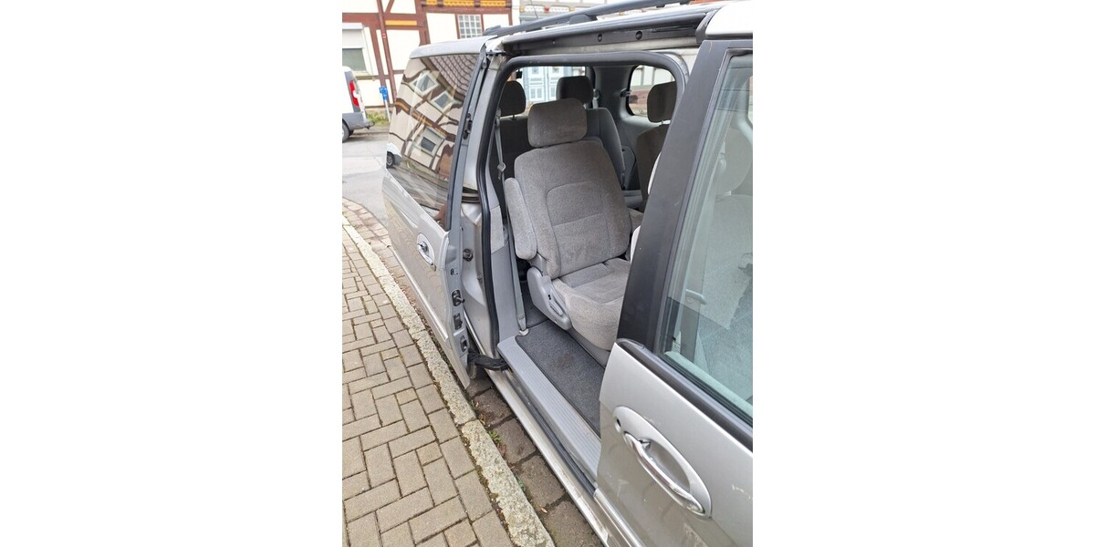 Kia Carnival 235.000 km 2.500 € Dassel 37586