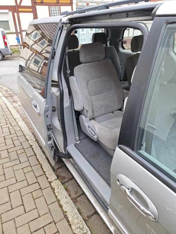 Kia Carnival 235.000 km 2.500 € Dassel 37586