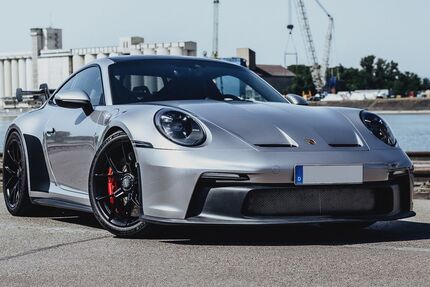 Porsche 992 15.855 km 189.900 € Ebringen 79285