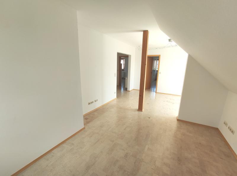 3 Zi. Wohnung im DG (1.OG) mit Balkon und Carport - Etagenwohnung Pommersfelden | Angebot:23903906