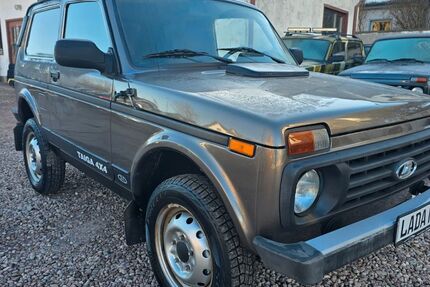 Lada Taiga 102.000 km 7.800 &euro; Waltershausen 99880