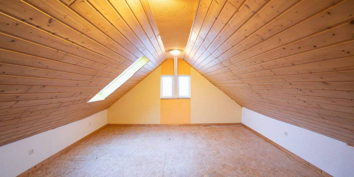 Einfamilienhaus Oberelsbach - 7 Zimmer, 200 m&sup2;, 205.000&euro; | Angebot:25738673