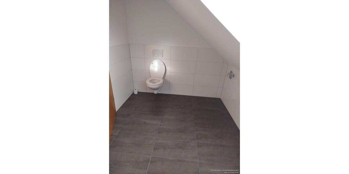 Schicke Dachgeschoss- Zweiraumwohnung in ruhiger Lage 2 zimmer