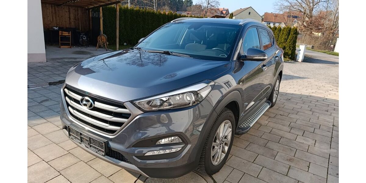 Hyundai TUCSON 99.000 km 13.500 &euro; Dürrwangen 91602