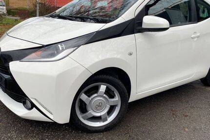 Toyota Aygo (X) 100.000 km 6.490 &euro; Hamburg 22179