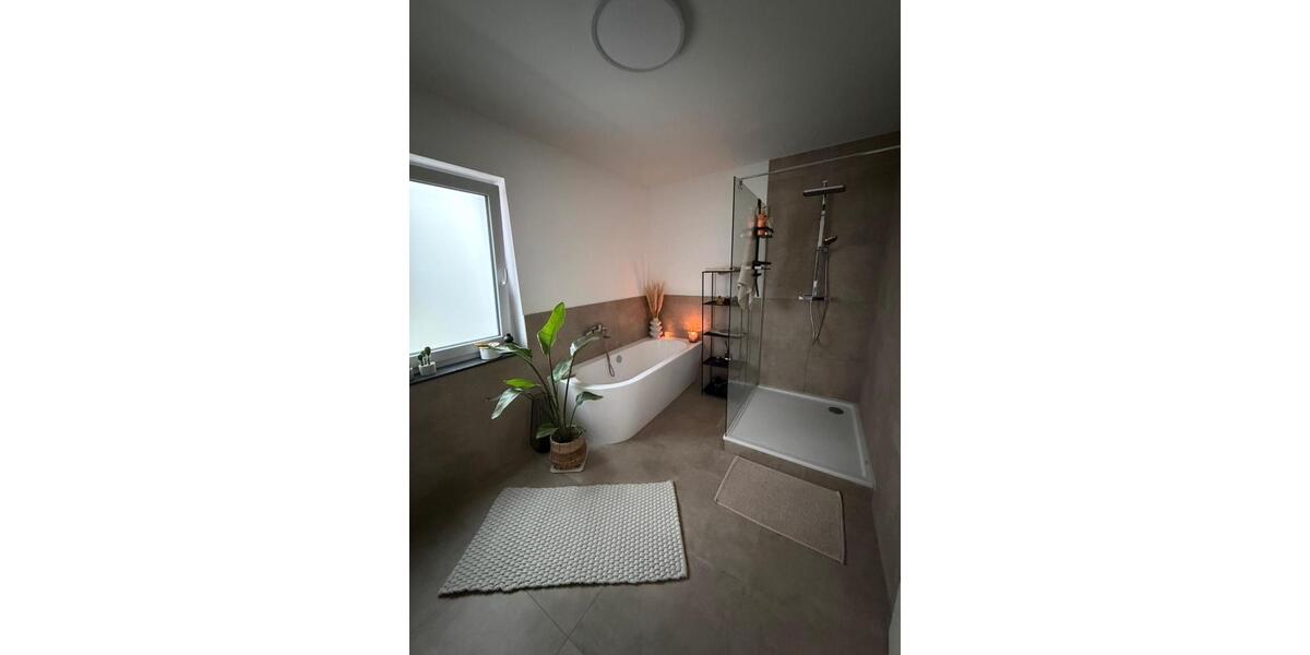 Doppelhaushälfte Lengede - 5 Zimmer, 140 m&sup2;, 1.600&euro; | Angebot:26329962