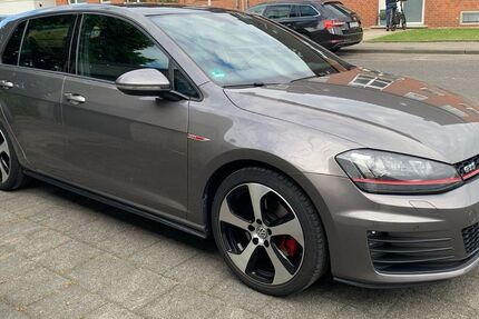 VW Golf 127.000 km 15.300 € Grefrath 47929