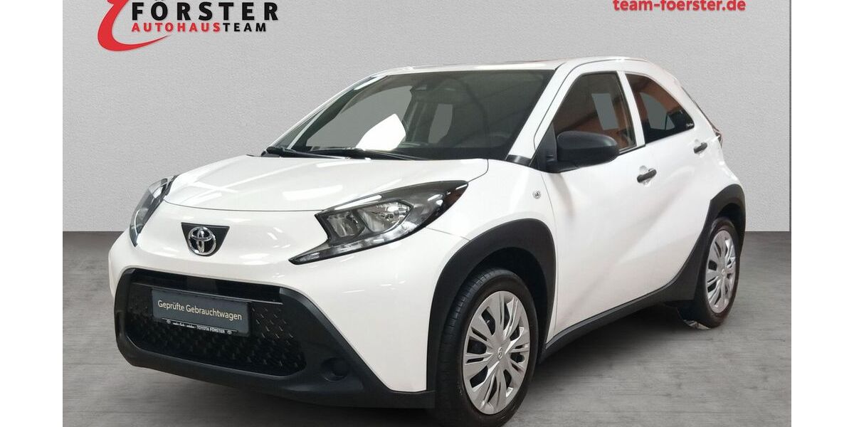Toyota Aygo (X) 38.118 km 12.999 &euro; Pirna 01796