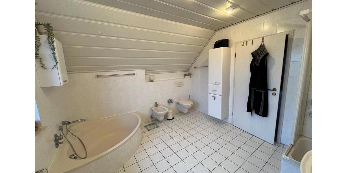 Einfamilienhaus Ense - 6 Zimmer, 200 m&sup2;, 1.600&euro; | Angebot:25840043