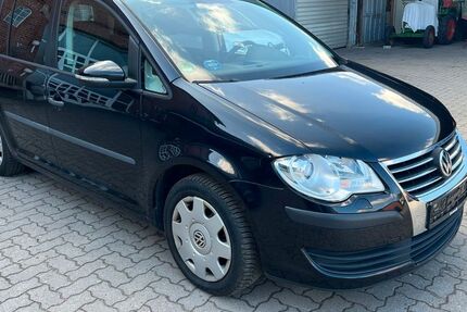 VW Touran 251.000 km 2.300 &euro; Bad Oldesloe 23843
