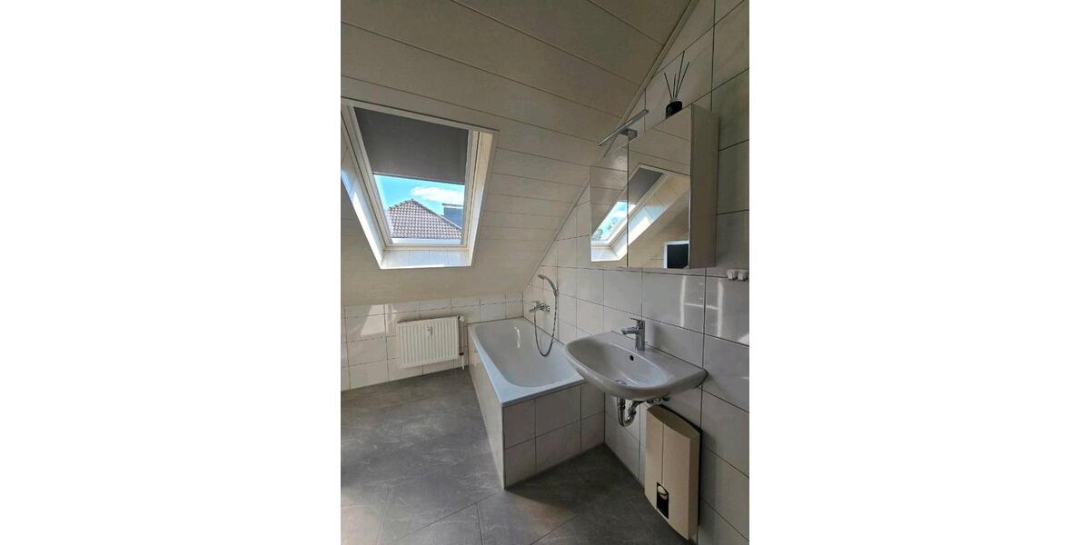 Dachgeschoßwohnung Wesendorf - 3 Zimmer, 65 m&sup2;, 700&euro; | Angebot:26057777