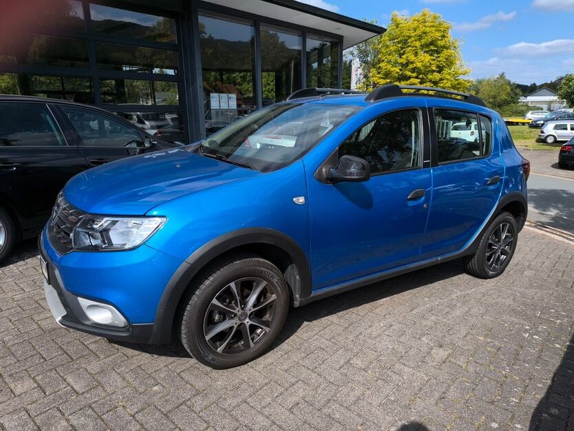 Dacia Sandero 19.000 km 13.250 € Lügde 32676