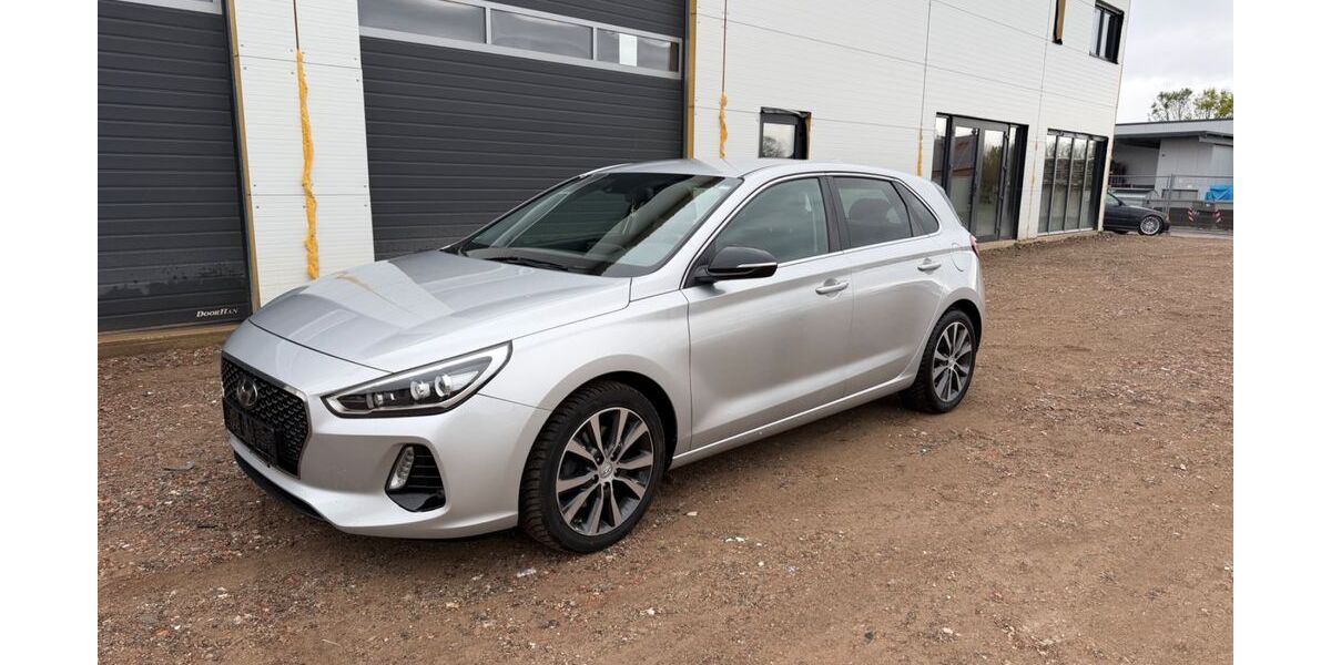 Hyundai i30 165.000 km 9.299 &euro; Hagenburg 31558