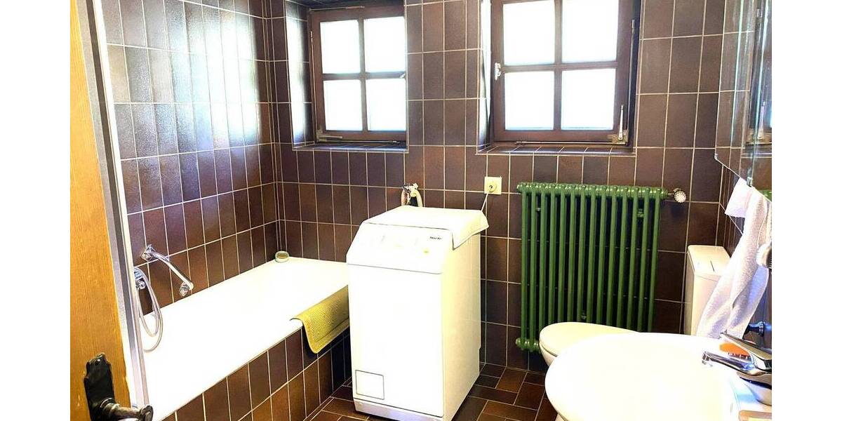 Einfamilienhaus Bonndorf im Schwarzwald Brunnadern - 8 Zimmer, 181 m&sup2;, 450.000&euro; | Angebot:26379865